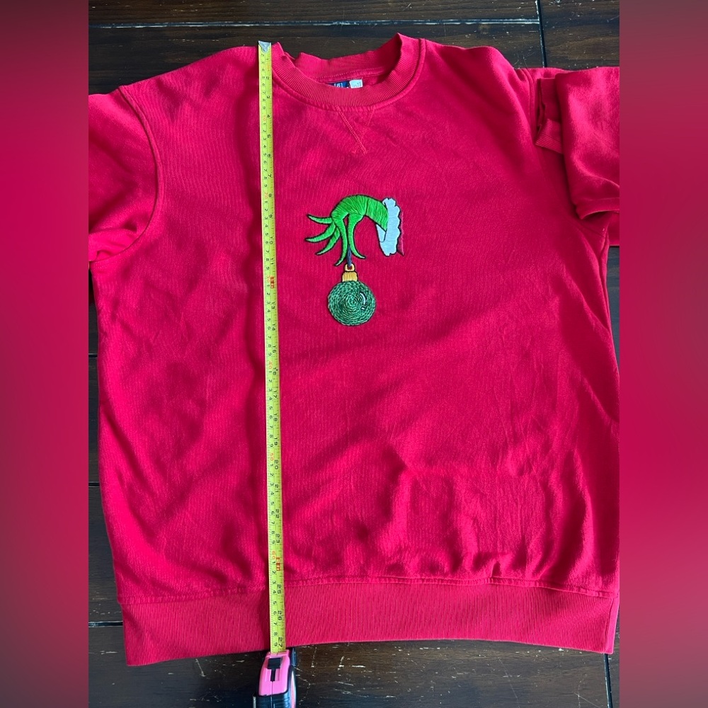 Handmade Embroidered Christmas Red Sweater โข Grinch Hand Ornament - Unisex - Picture 8 of 13